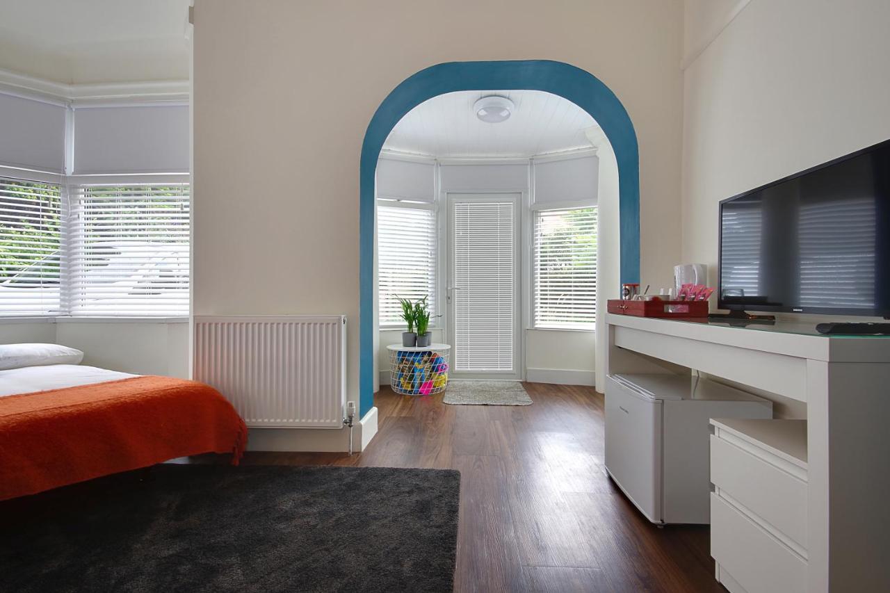 Large En-suite By The
