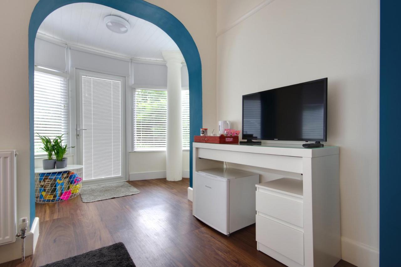 Large En-suite By The